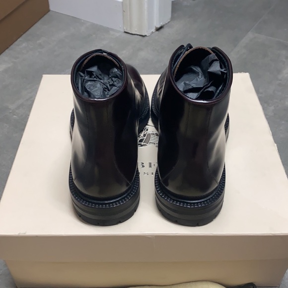 Authentic BNIB Burberry leather boot with rubber sole. - Picture 4 of 5